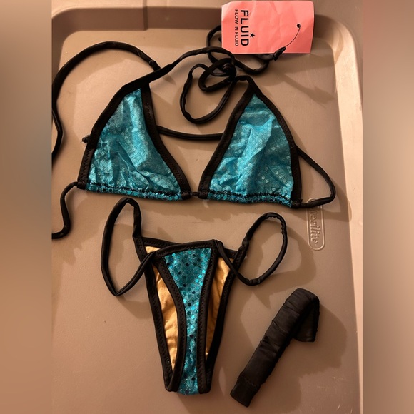 NWT Sexy Skimpy Handmade Tri-Top Thong Bottom Bikini w/ Appliqués & Leg Garter - Picture 4 of 8